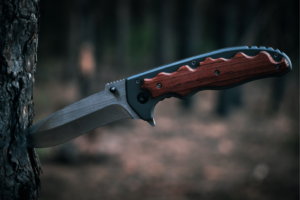 Best Survival Knife with Firestarter – A Guide to Choose the Best